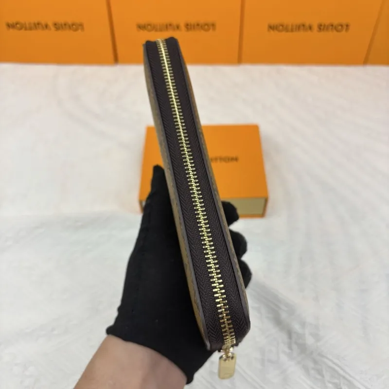 LV Wallets-920 - Image 5