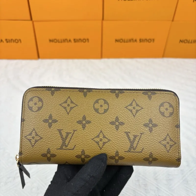 LV Wallets-921