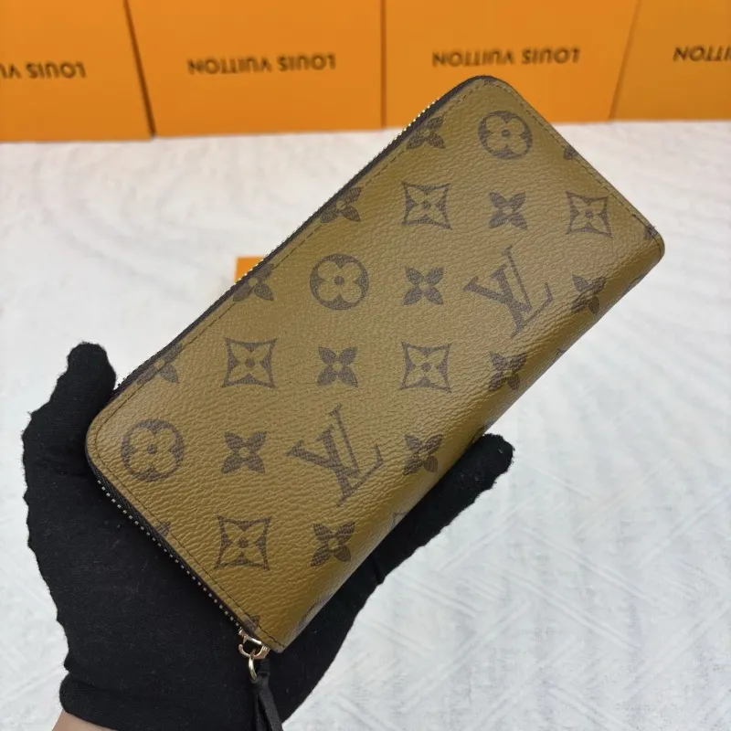 LV Wallets-921 - Image 3