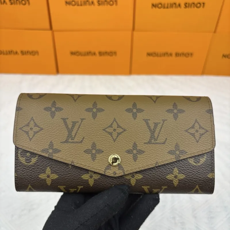 LV Wallets-922