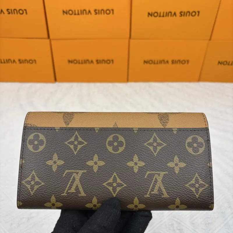 Alternative view of LV Wallets-925
