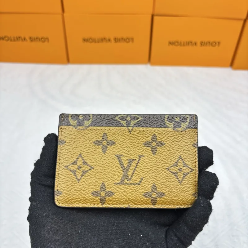 LV Wallets-926