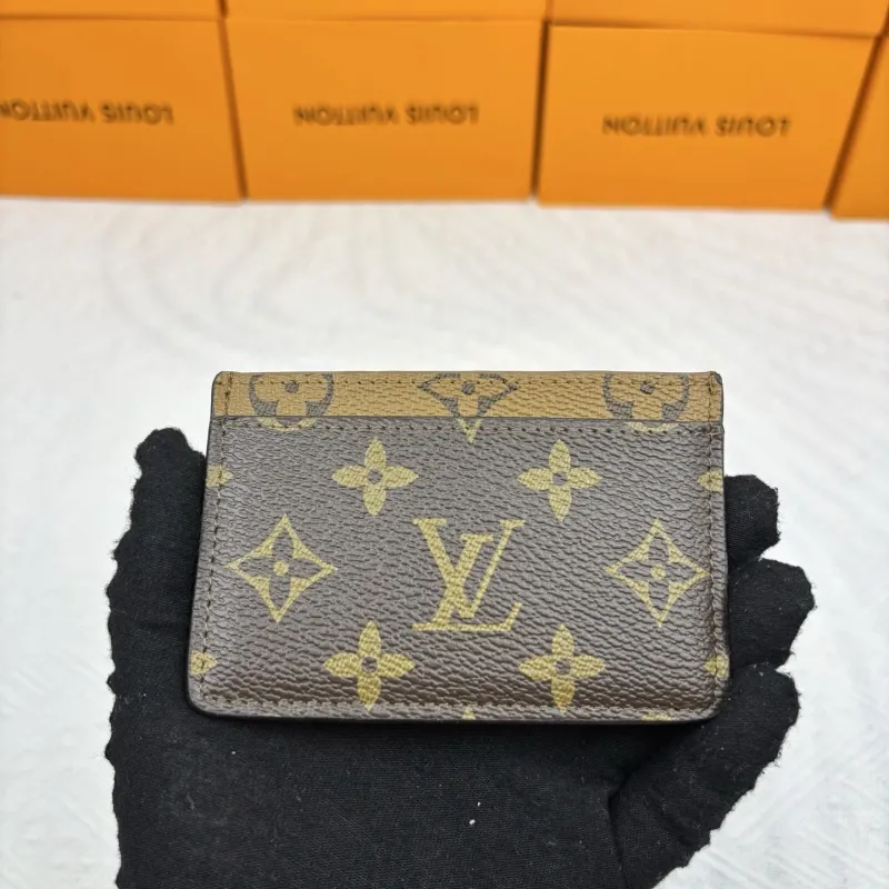 LV Wallets-927