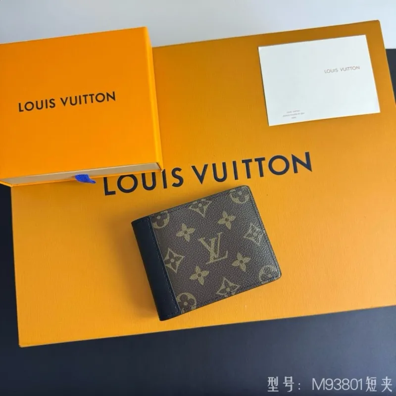 LV Wallets-931