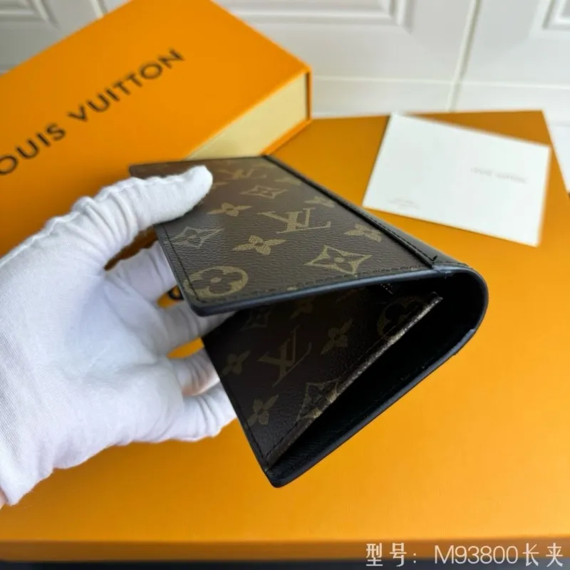LV Wallets-932 - Image 8
