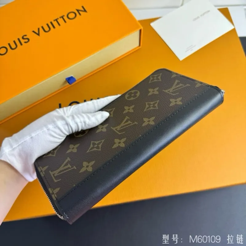LV Wallets-933 - Image 3