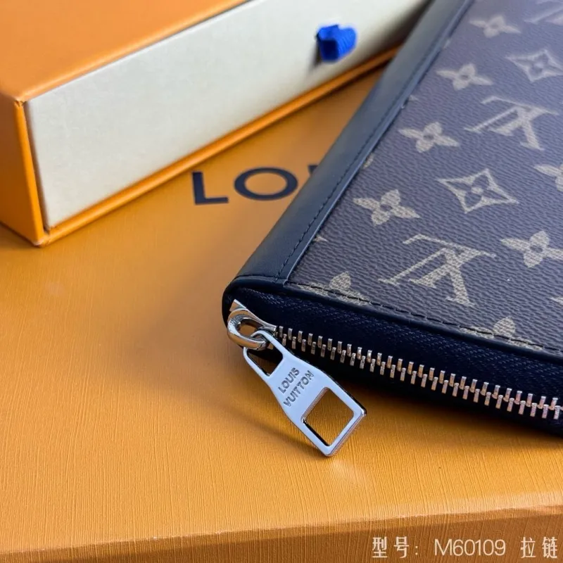 LV Wallets-933 - Image 5