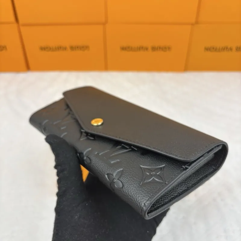 LV Wallets-934 - Image 4