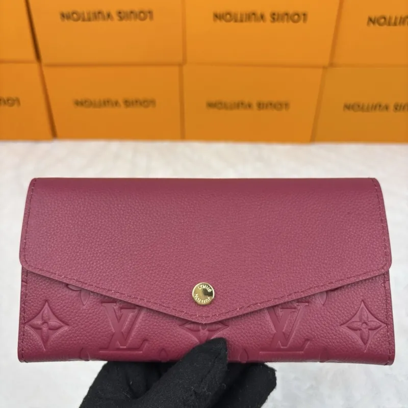 LV Wallets-938