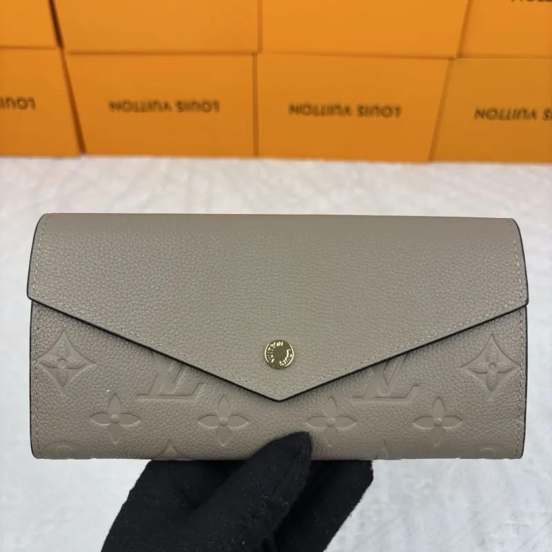 LV Wallets-940
