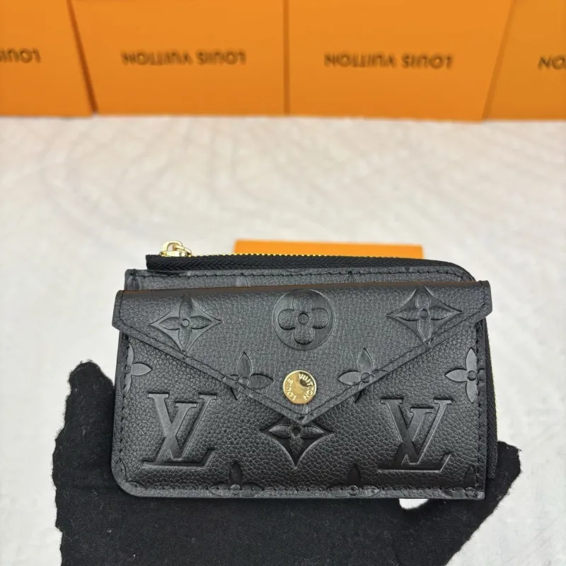 LV Wallets-941