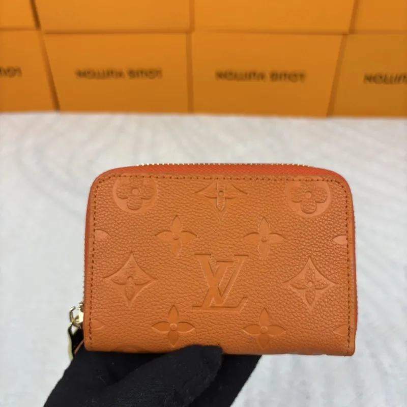 LV Wallets-942