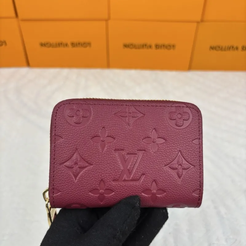LV Wallets-946