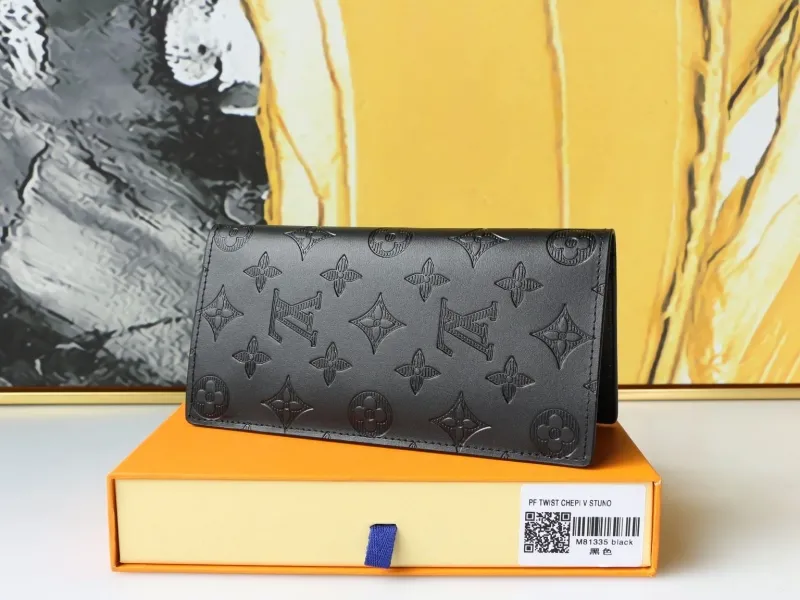 LV Wallets-950