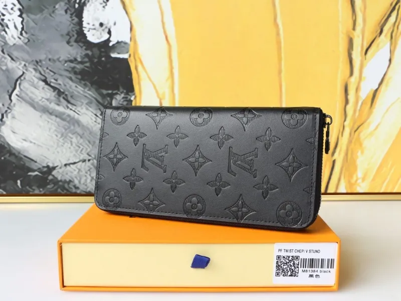 LV Wallets-951