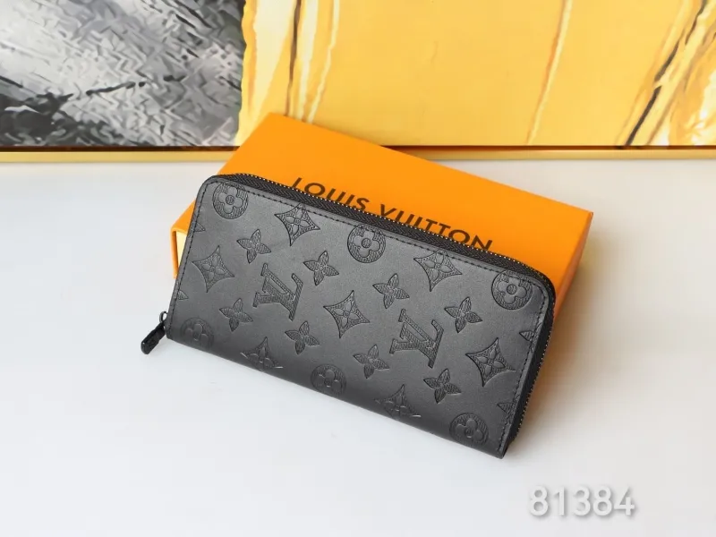 Alternative view of LV Wallets-951
