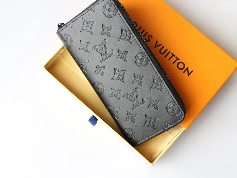 LV Wallets-951 - Image 5