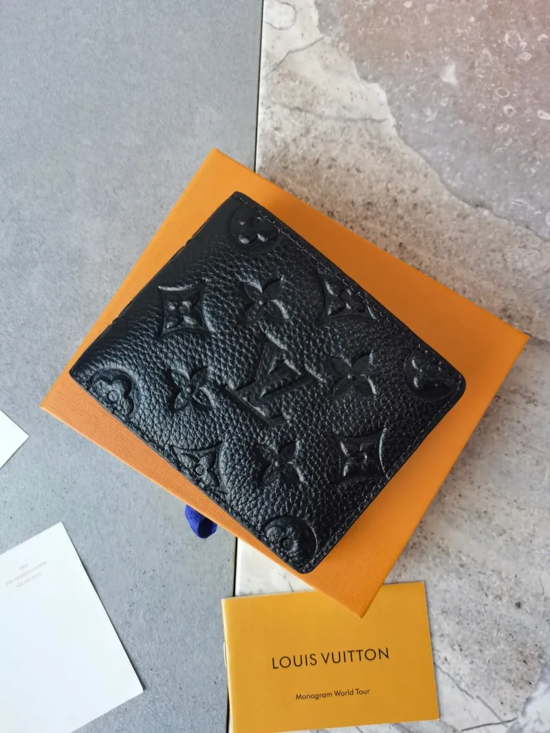 LV Wallets-952