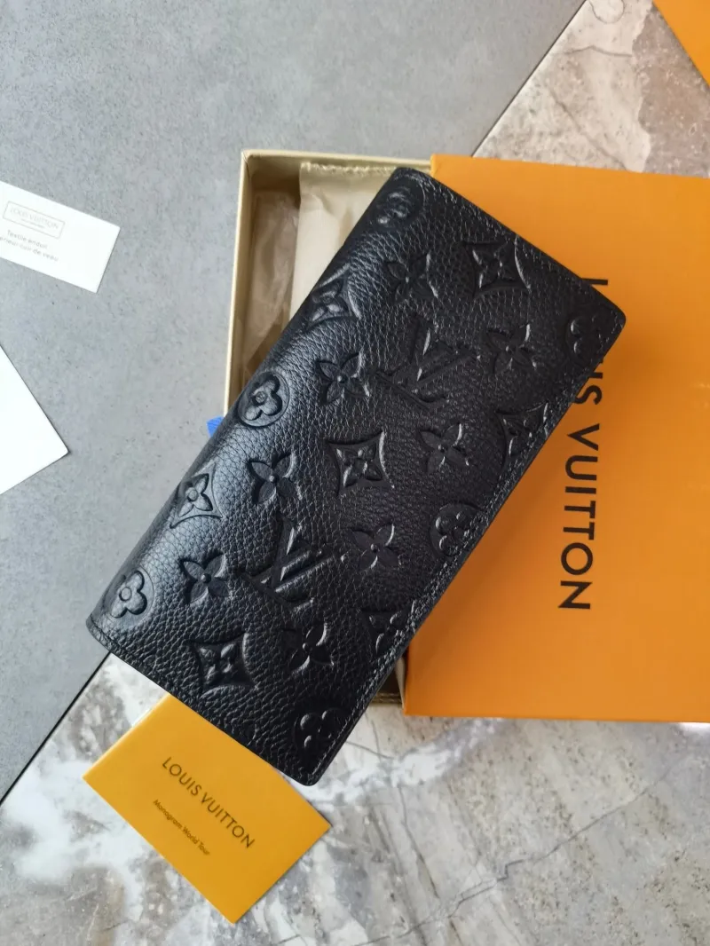 LV Wallets-953 - Image 3