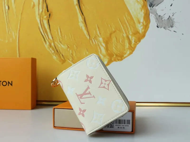 LV Wallets-956 - Image 5