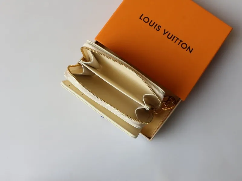 LV Wallets-956 - Image 7
