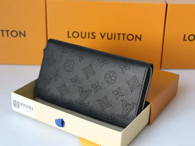 LV Wallets-957 - Image 4