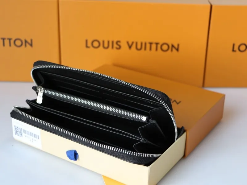 LV Wallets-957 - Image 6