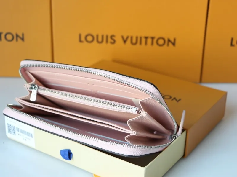 LV Wallets-958 - Image 4