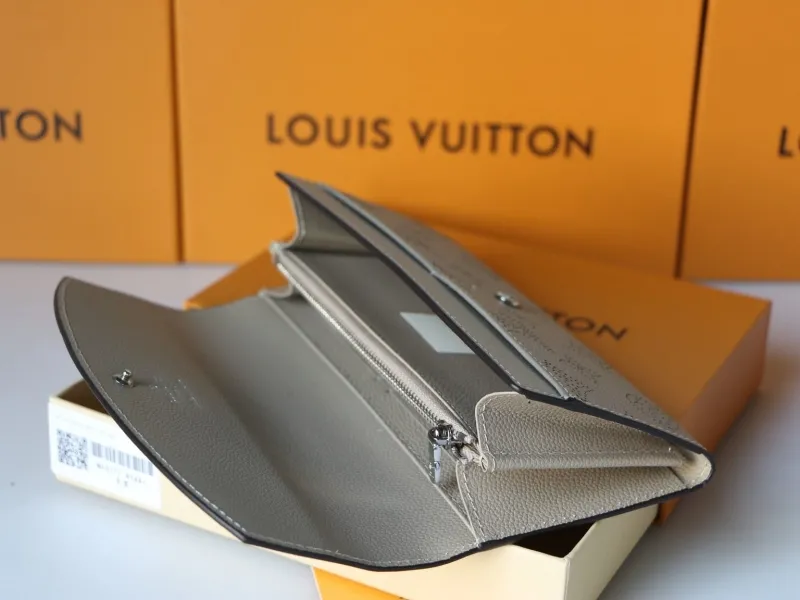 LV Wallets-962 - Image 6