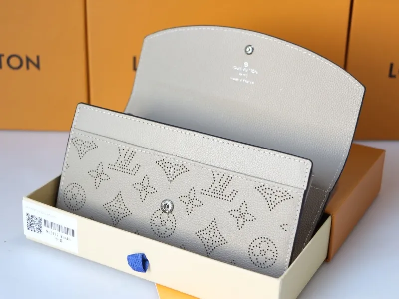 LV Wallets-962 - Image 7