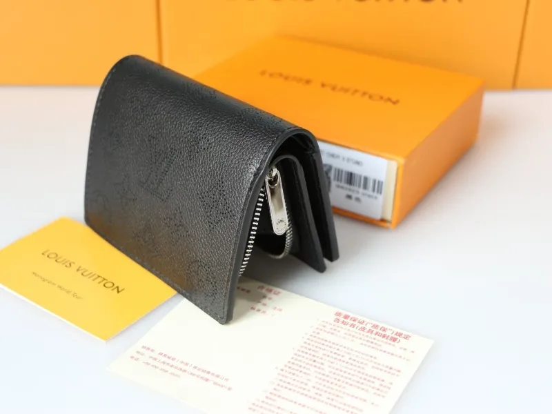 LV Wallets-963 - Image 8