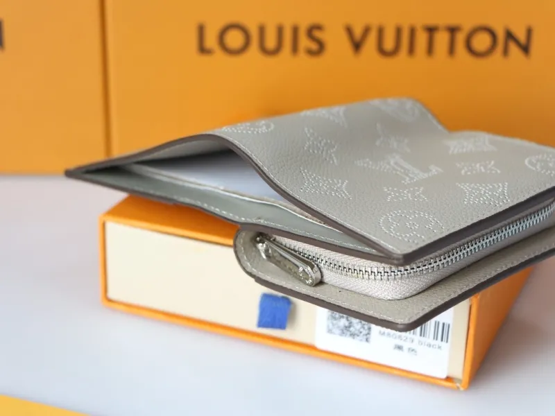 LV Wallets-964 - Image 7