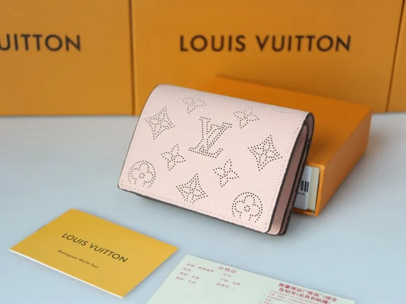 LV Wallets-965 - Image 3