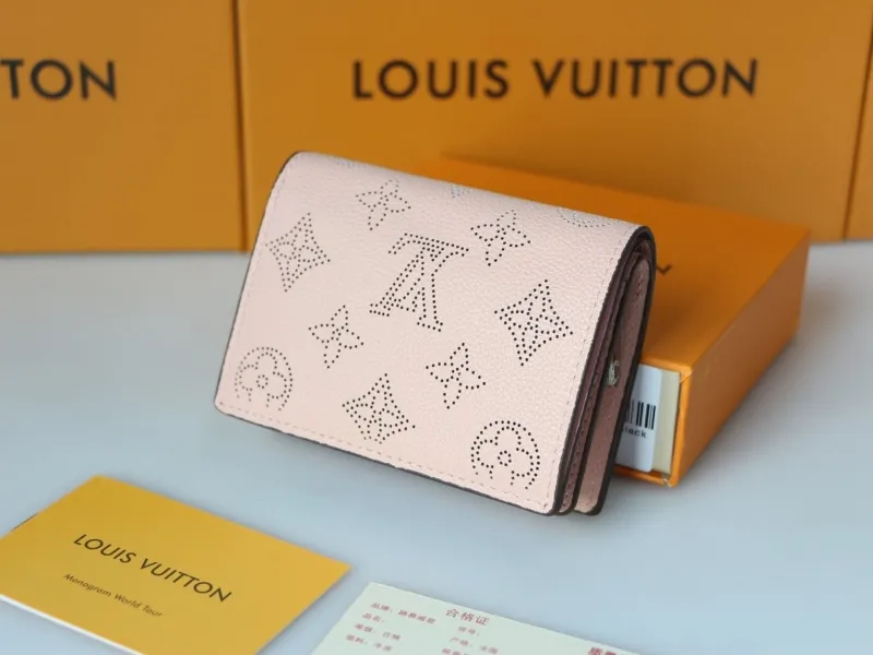 LV Wallets-965 - Image 9