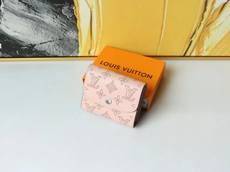 LV Wallets-966