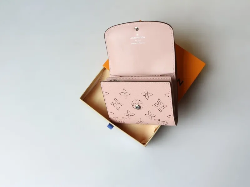 LV Wallets-966 - Image 5