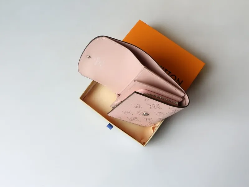 LV Wallets-966 - Image 6