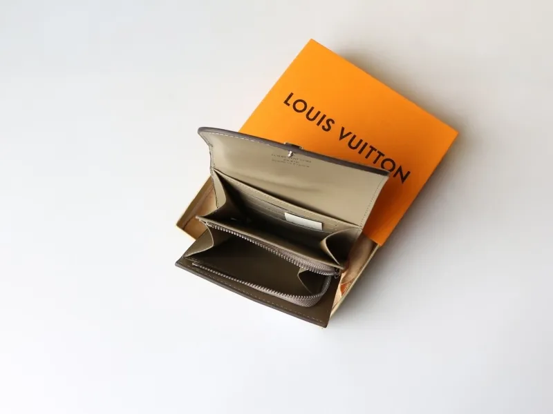 LV Wallets-967 - Image 7