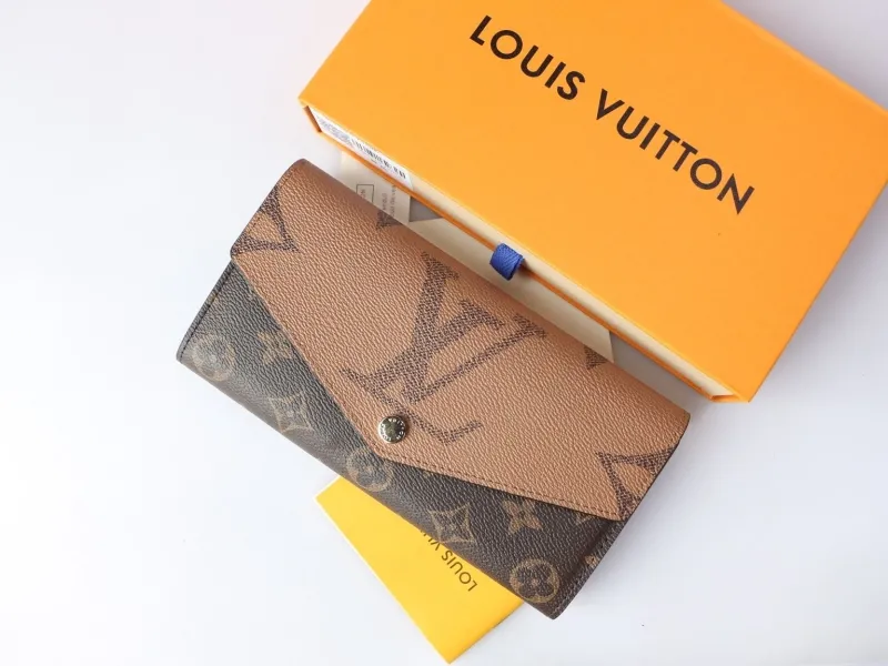 LV Wallets-969 - Image 3