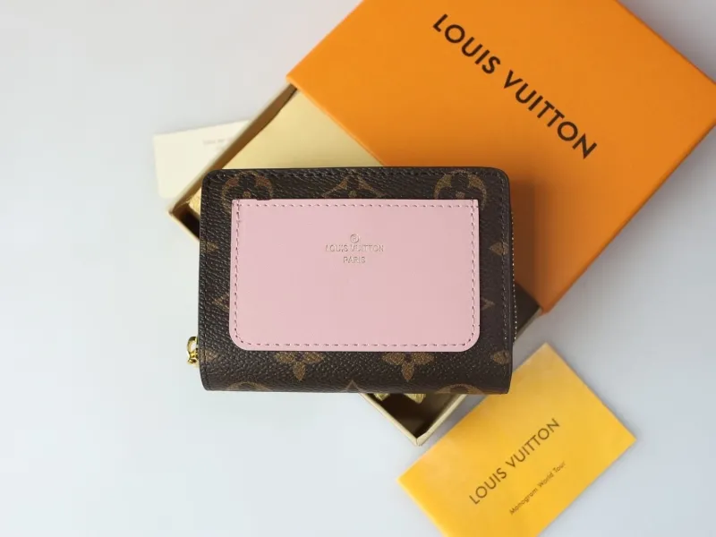 Alternative view of LV Wallets-970