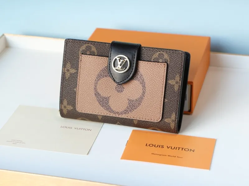 LV Wallets-973