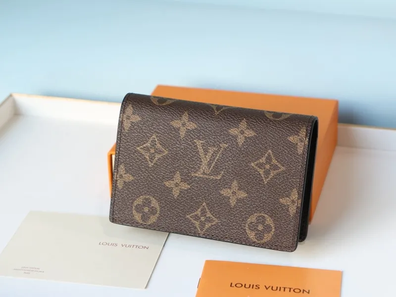 LV Wallets-973 - Image 3