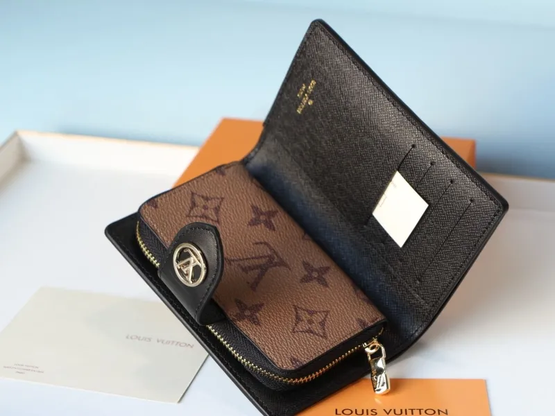 LV Wallets-973 - Image 4
