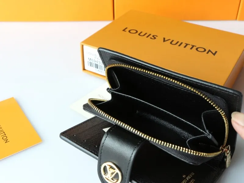 LV Wallets-973 - Image 9