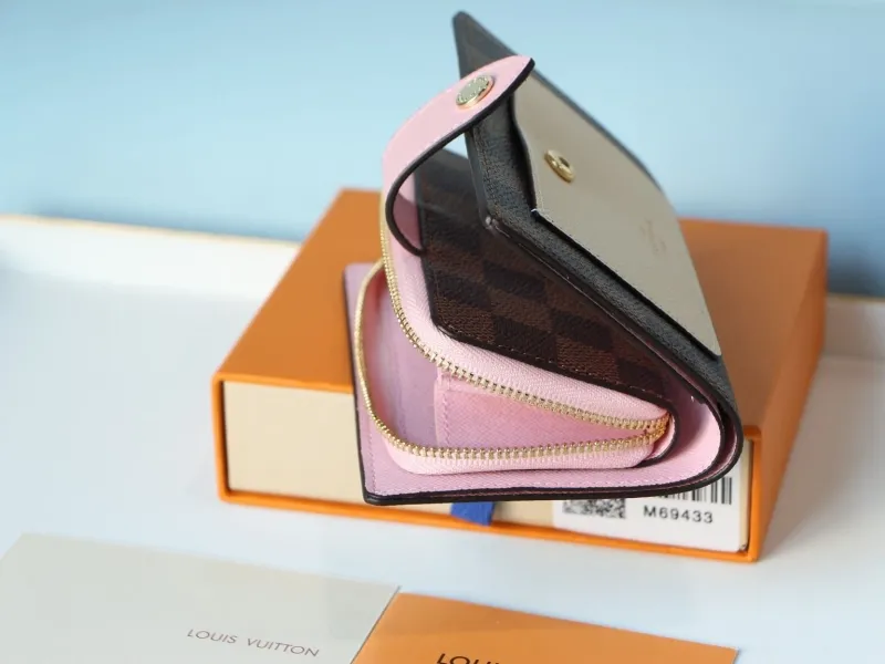 LV Wallets-975 - Image 6