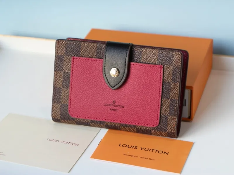 LV Wallets-976
