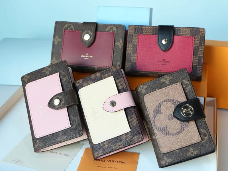 LV Wallets-976 - Image 9