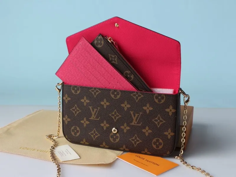 LV Wallets-981