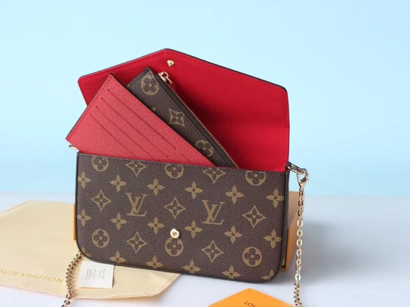 Alternative view of LV Wallets-982