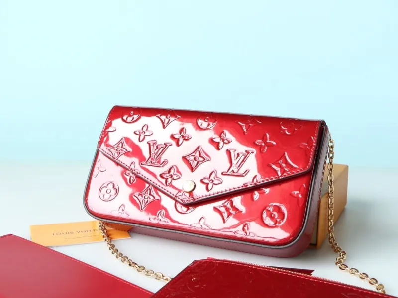 LV Wallets-984